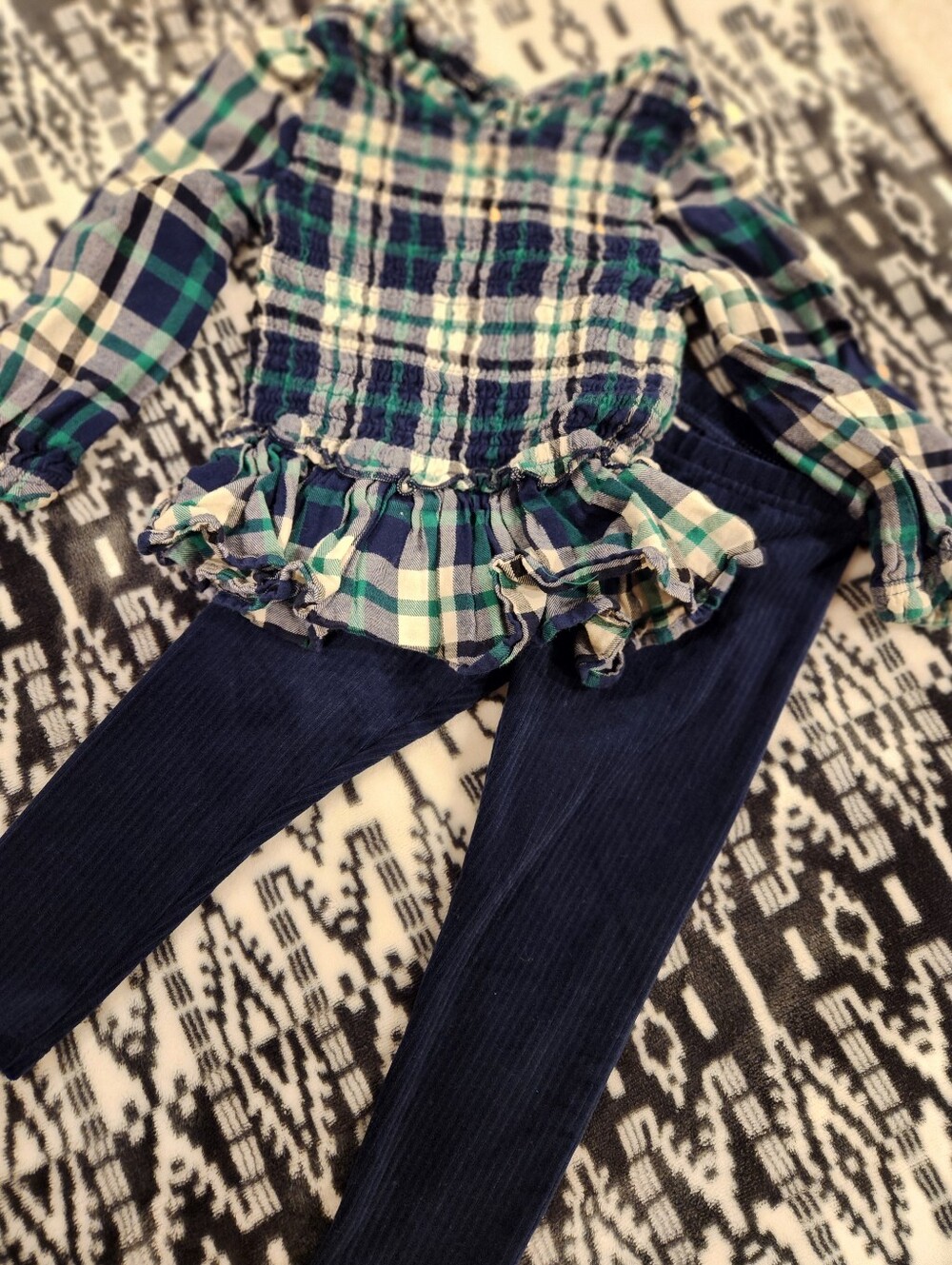 Wonder Nation Navy & Green Plaid Ruffle Top with Navy Leggings, Size 18M